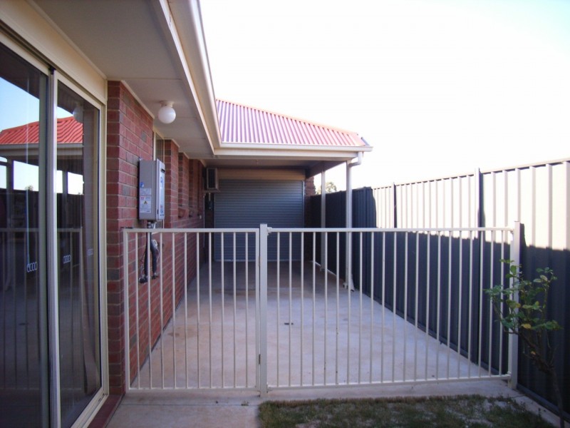 24 Almond Circuit, Munno Para West SA 5115