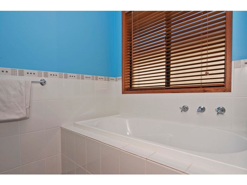13 Ian Ross Drive, Williamstown SA 5351