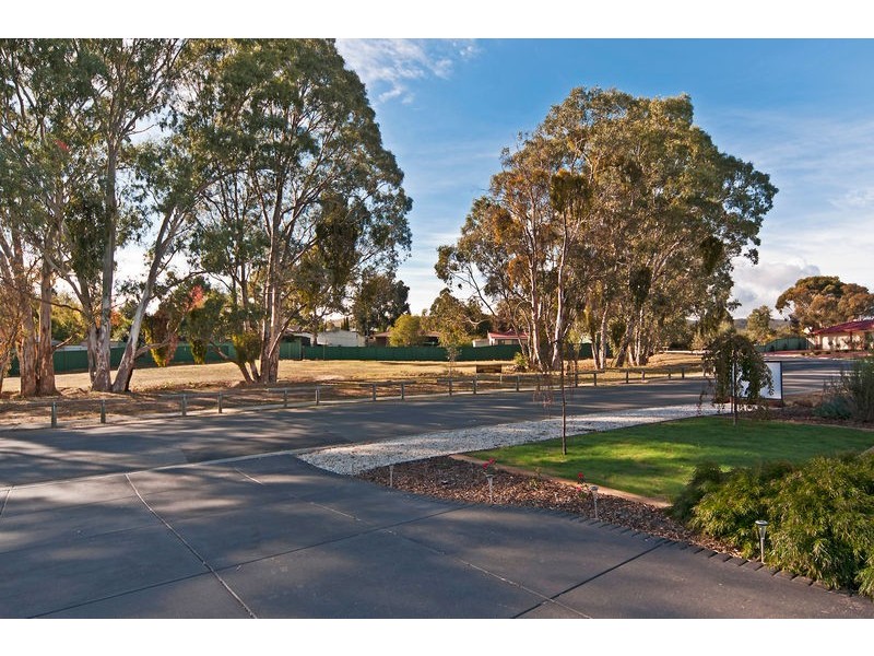 13 Ian Ross Drive, Williamstown SA 5351