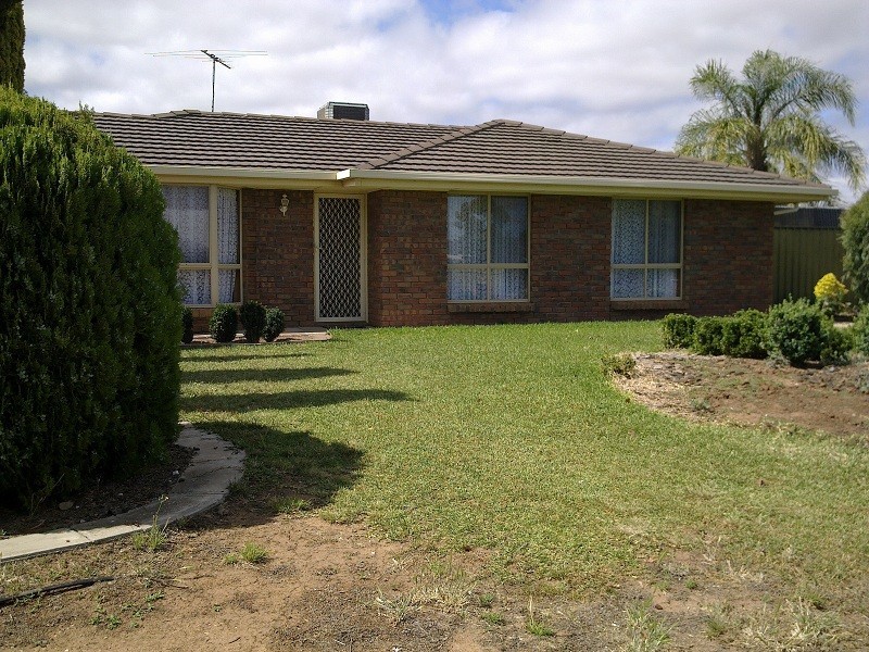 4 Orchard Drive, Evanston SA 5116