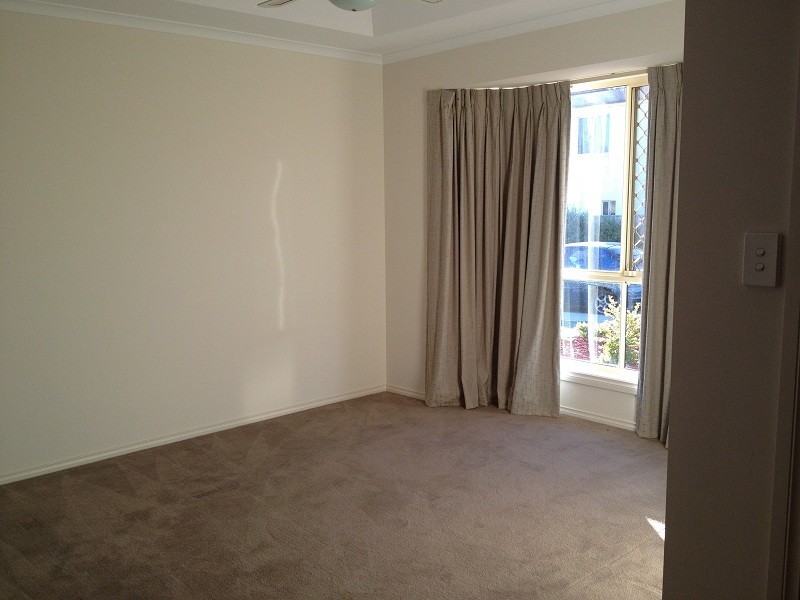 28 Rossiter Drive, Evanston Park SA 5116