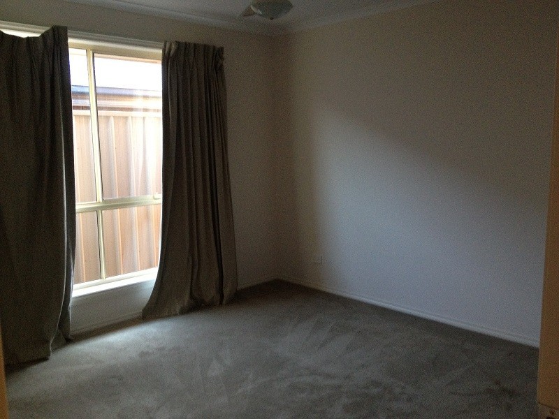 28 Rossiter Drive, Evanston Park SA 5116