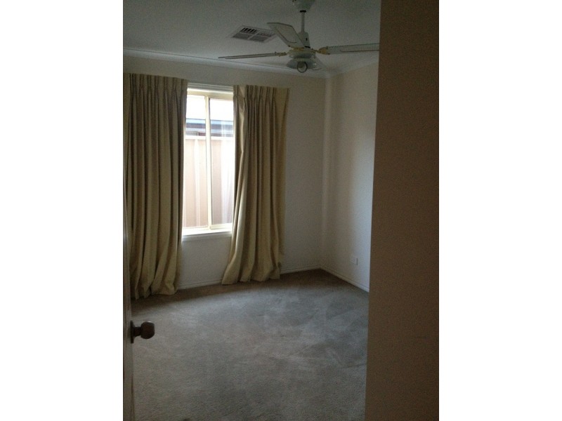 28 Rossiter Drive, Evanston Park SA 5116