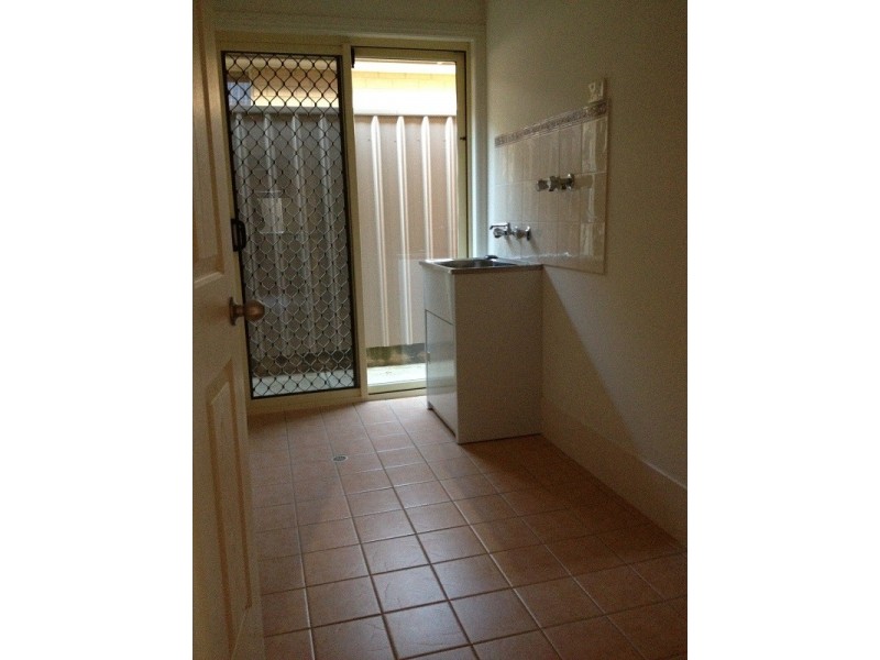 28 Rossiter Drive, Evanston Park SA 5116