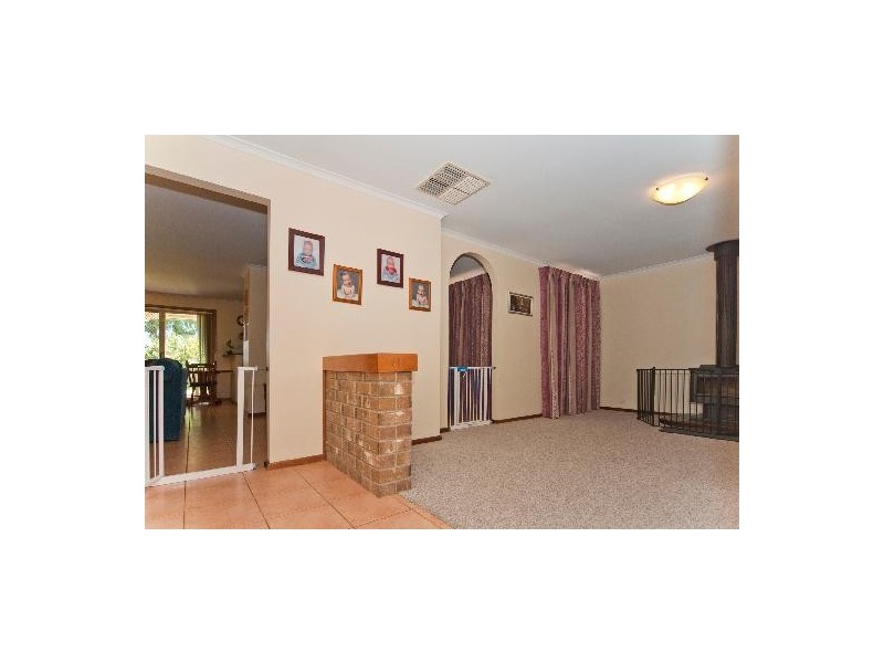 8 Robinson Road, Willaston SA 5118