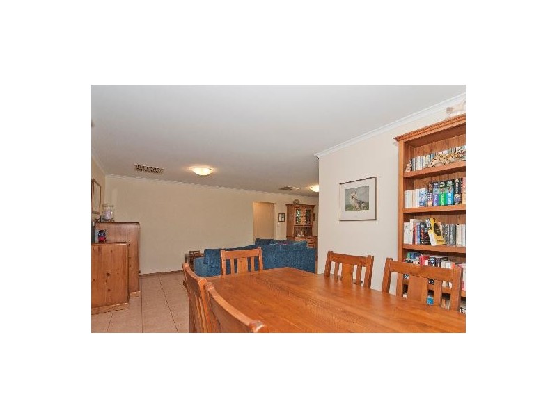 8 Robinson Road, Willaston SA 5118