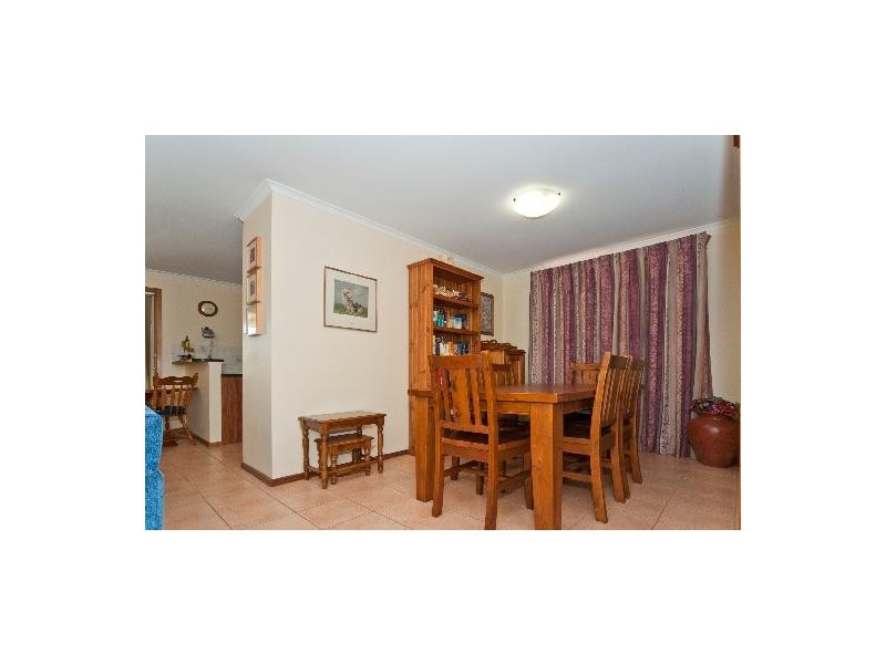 8 Robinson Road, Willaston SA 5118