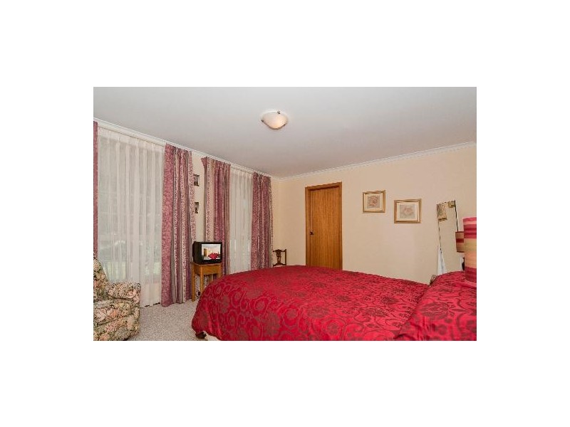 8 Robinson Road, Willaston SA 5118