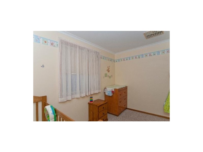 8 Robinson Road, Willaston SA 5118