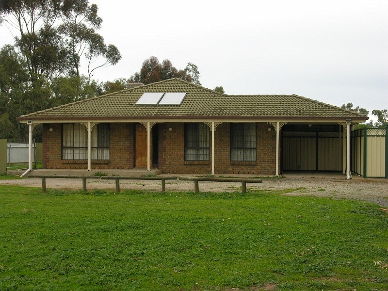 8 Erina Court, Lewiston SA 5501