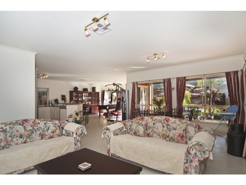 19 Falcon Drive, Hewett SA 5118
