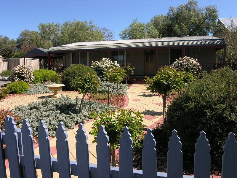 17 Frederick Street, Greenock SA 5360