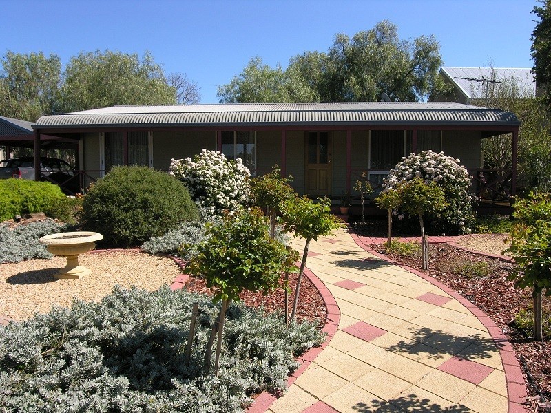 17 Frederick Street, Greenock SA 5360