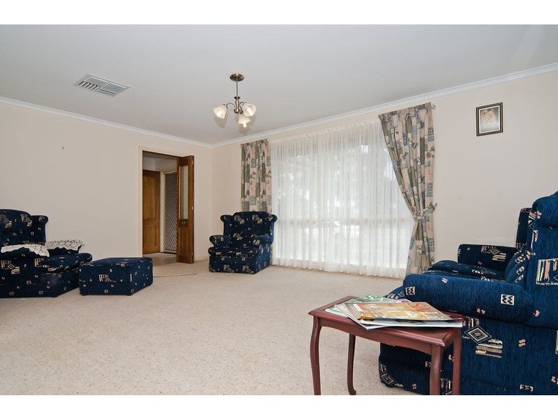 11 Greenways Street, Evanston Park SA 5116