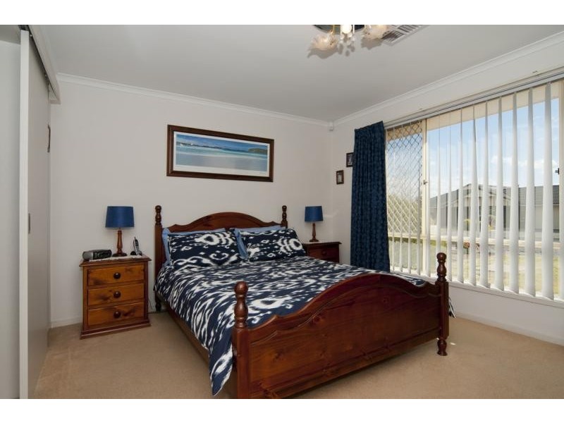 24 Jemalong Crescent, Roseworthy SA 5371