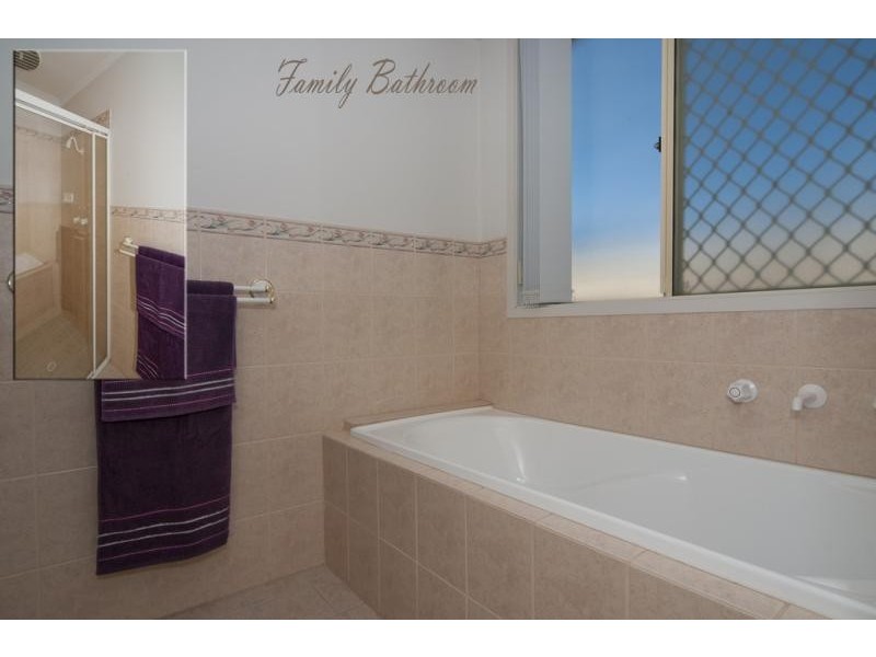 24 Jemalong Crescent, Roseworthy SA 5371