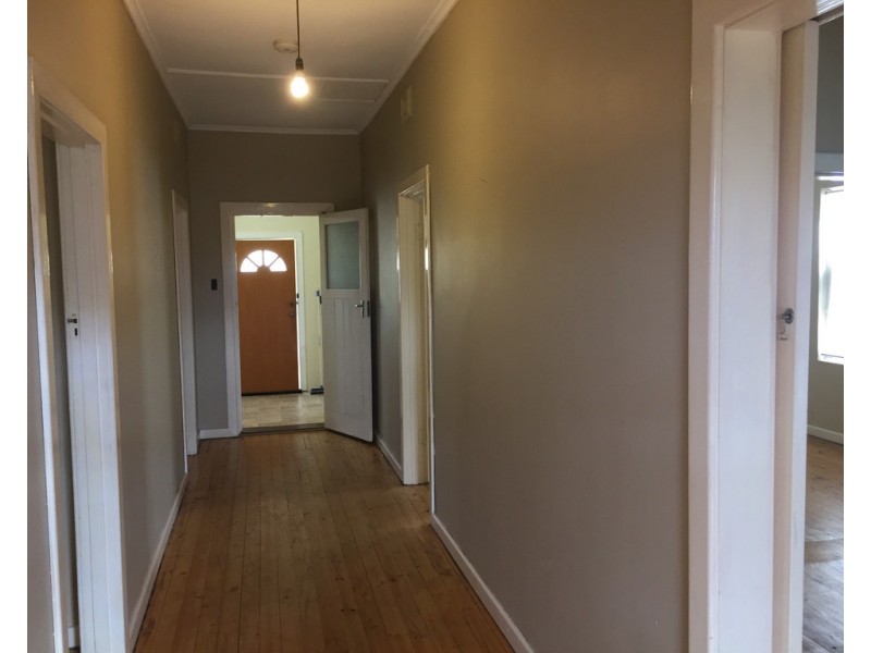 16 Davies Street, Willaston SA 5118