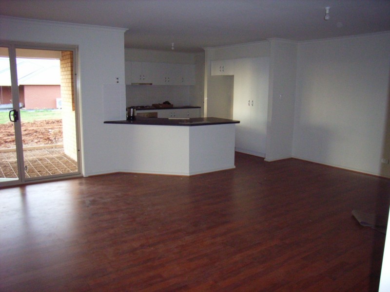 6 Challen Court, Evanston Park SA 5116