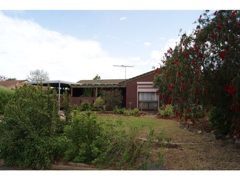 15 Grey Crescent, Evanston Gardens SA 5116