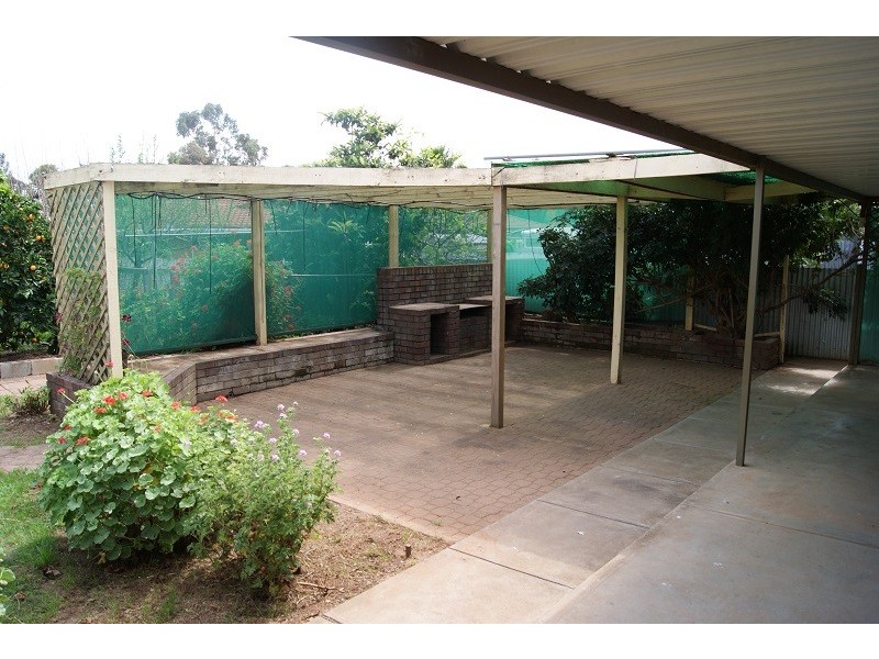 15 Grey Crescent, Evanston Gardens SA 5116