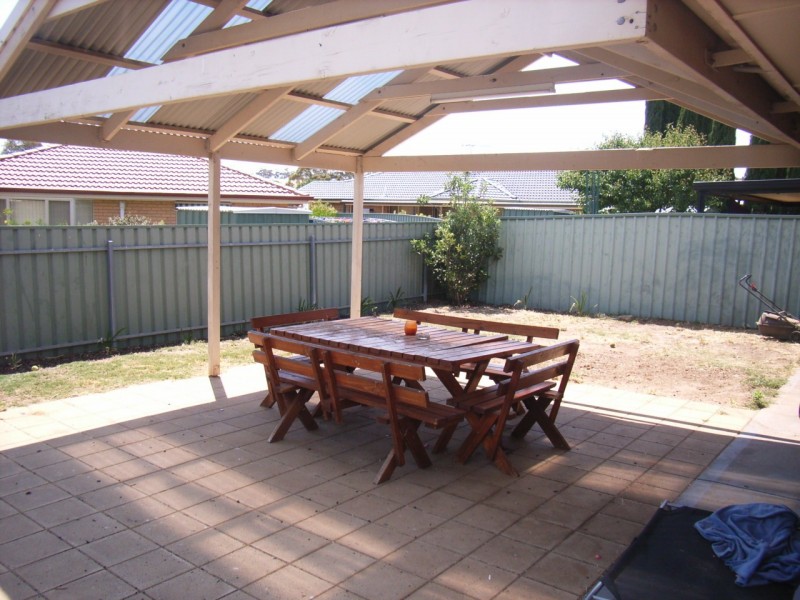 4 Potts Road, Evanston Park SA 5116