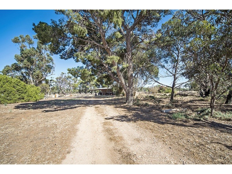 9 School House Road, Lower Light SA 5501