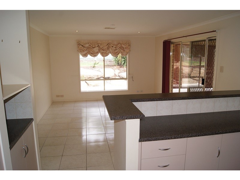 19 Goldfinch Way, Hewett SA 5118
