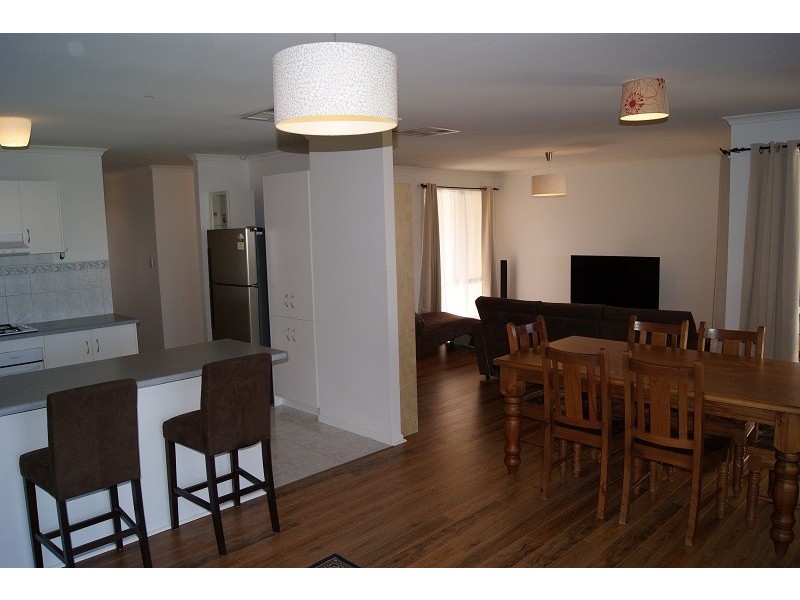 24 Oaklands Circuit, Hewett SA 5118