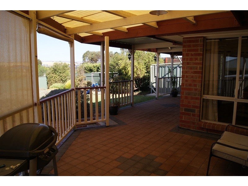 24 Oaklands Circuit, Hewett SA 5118