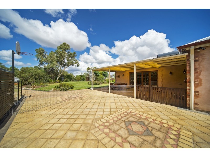 8 Hillier Road, Evanston SA 5116