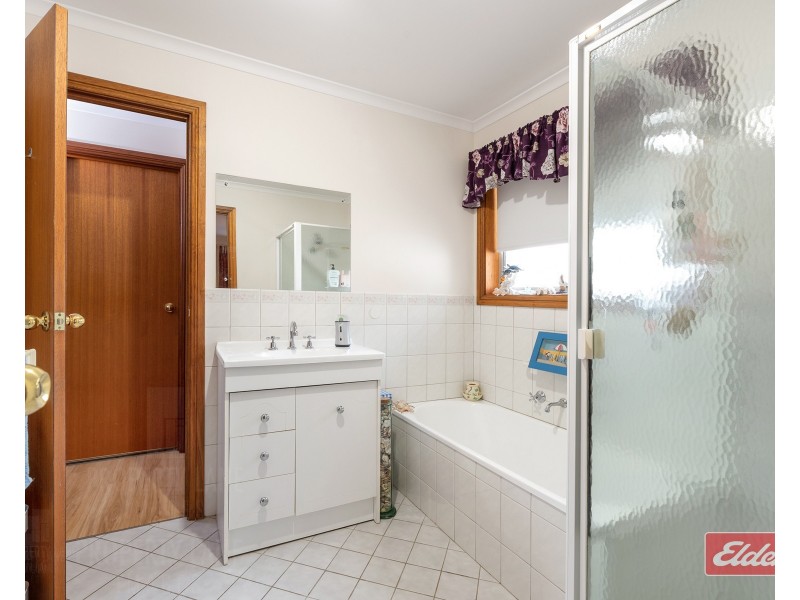 Unit 1, 20A Mount Crawford Road, Williamstown SA 5351