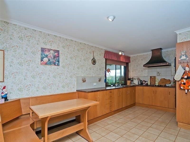 12 Whiteman Road, Williamstown SA 5351