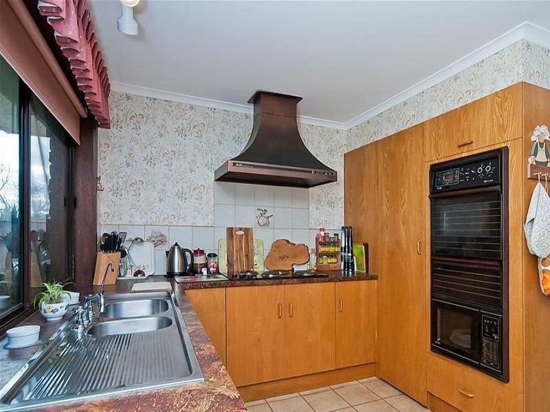 12 Whiteman Road, Williamstown SA 5351