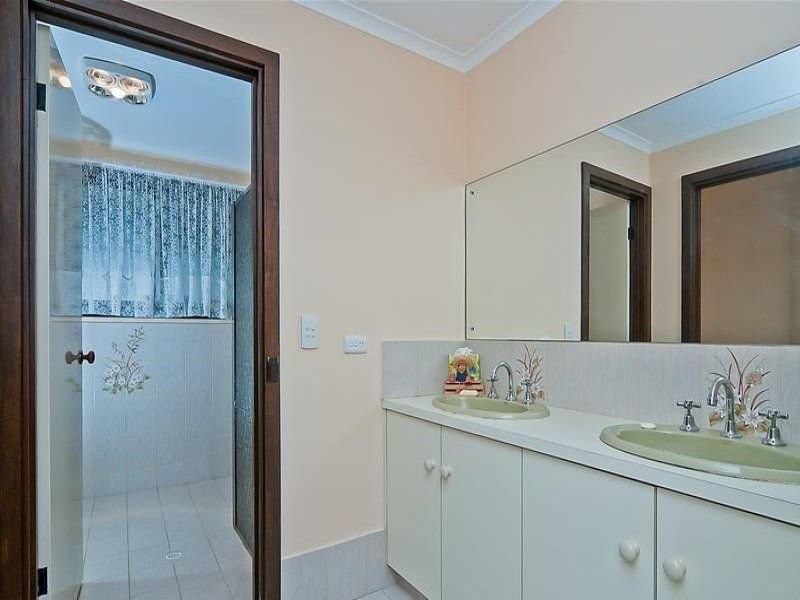 12 Whiteman Road, Williamstown SA 5351