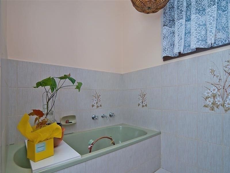 12 Whiteman Road, Williamstown SA 5351