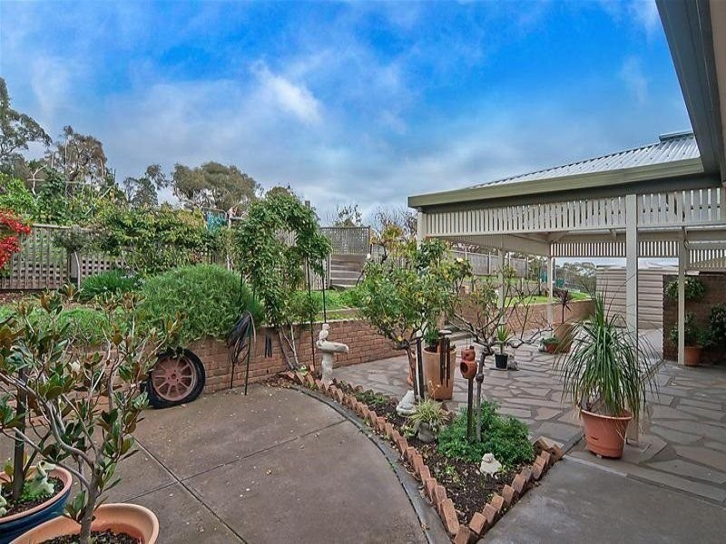 12 Whiteman Road, Williamstown SA 5351