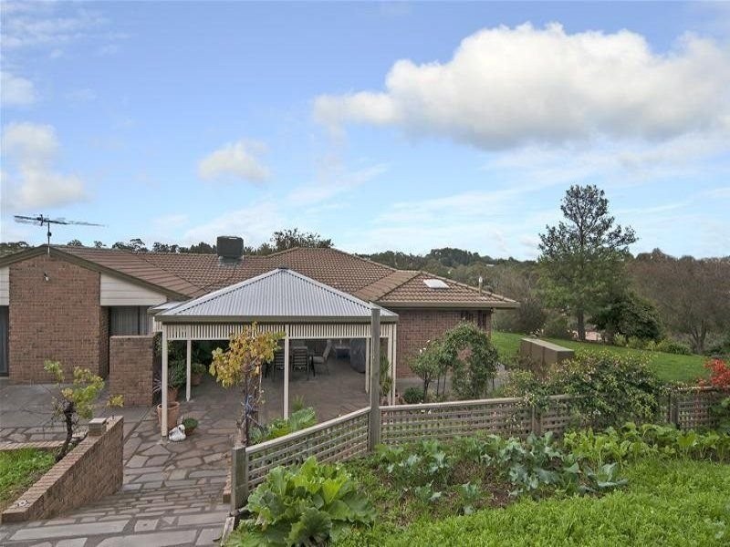 12 Whiteman Road, Williamstown SA 5351