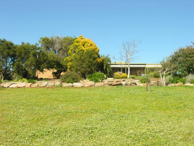 12 Whiteman Road, Williamstown SA 5351