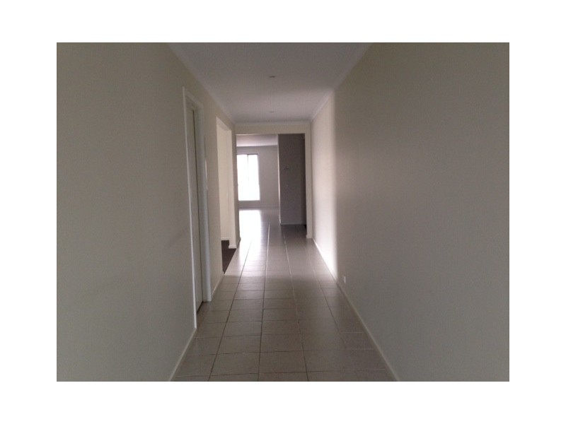 24 Ian Ross Drive, Williamstown SA 5351