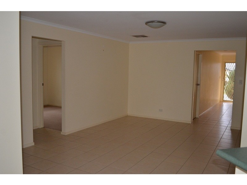 5 Oaklands Circuit, Hewett SA 5118