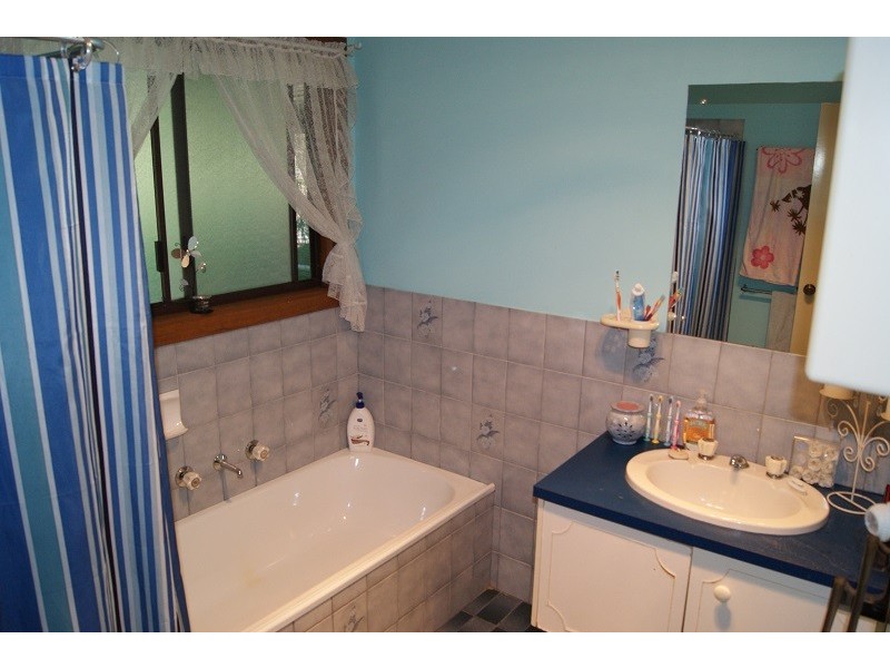 6 Queen Street, Roseworthy SA 5371