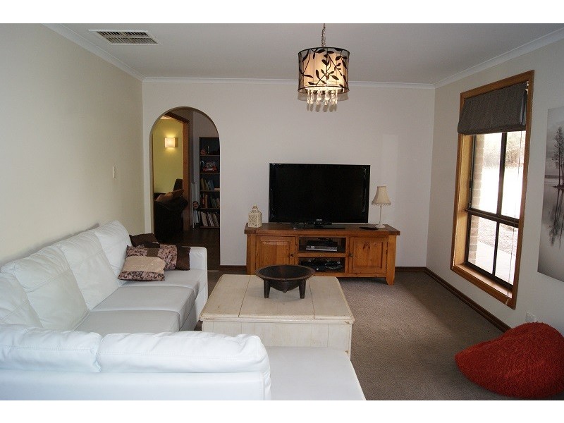 27 The Barracks, Cockatoo Valley SA 5351