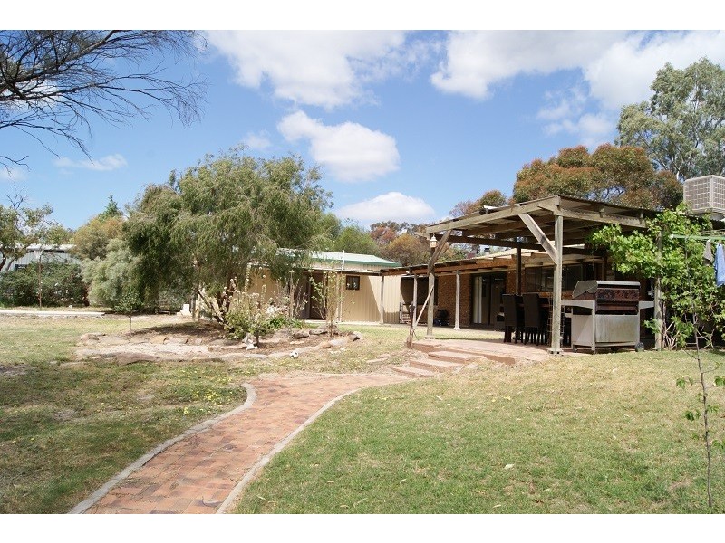 27 The Barracks, Cockatoo Valley SA 5351