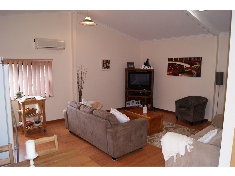 27 The Barracks, Cockatoo Valley SA 5351