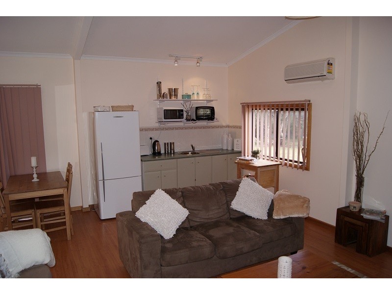 27 The Barracks, Cockatoo Valley SA 5351