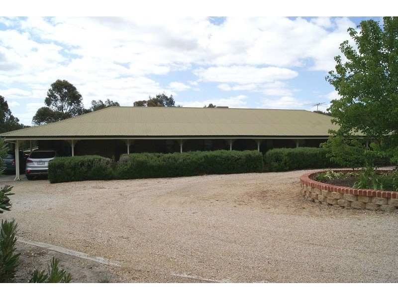 27 The Barracks, Cockatoo Valley SA 5351