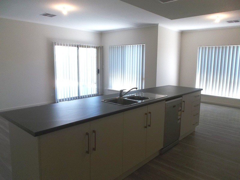 6 Darling Street, Evanston South SA 5116