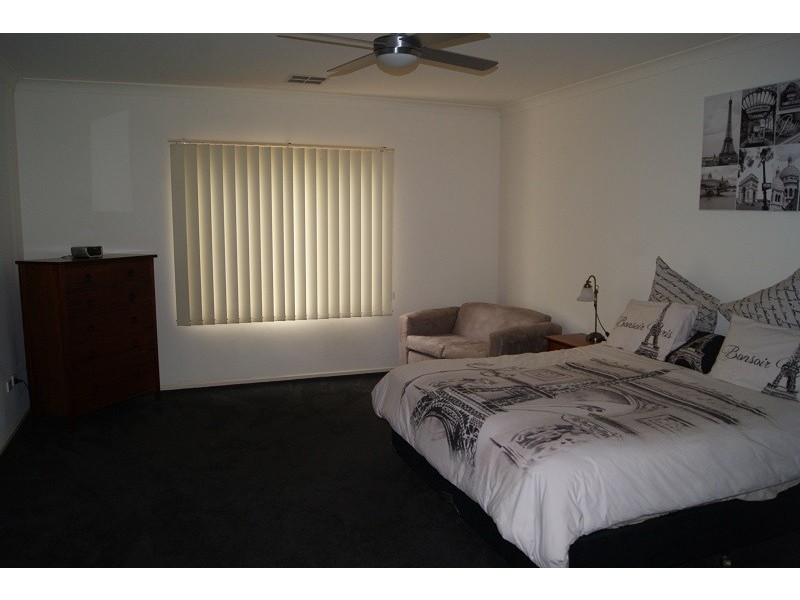 23 Selway Place, Evanston Park SA 5116