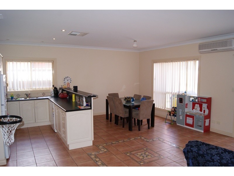 6 Rossiter Drive, Evanston Park SA 5116