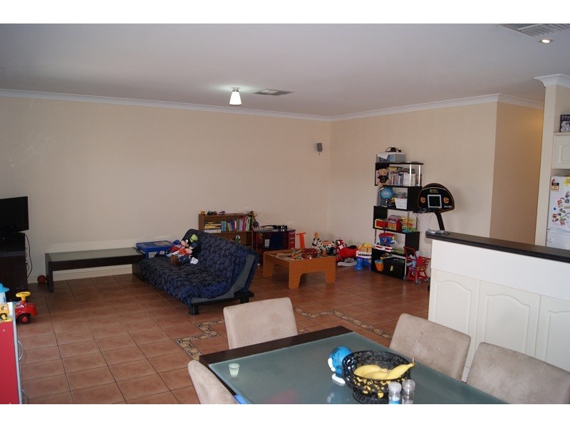 6 Rossiter Drive, Evanston Park SA 5116